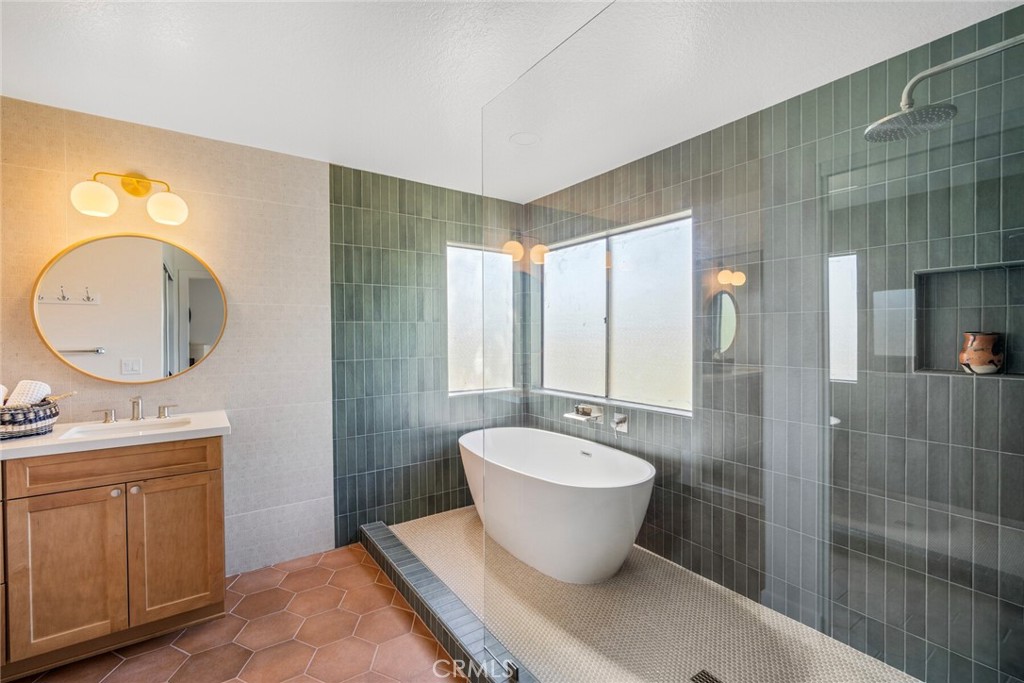 MLS #OC25218352 image #24