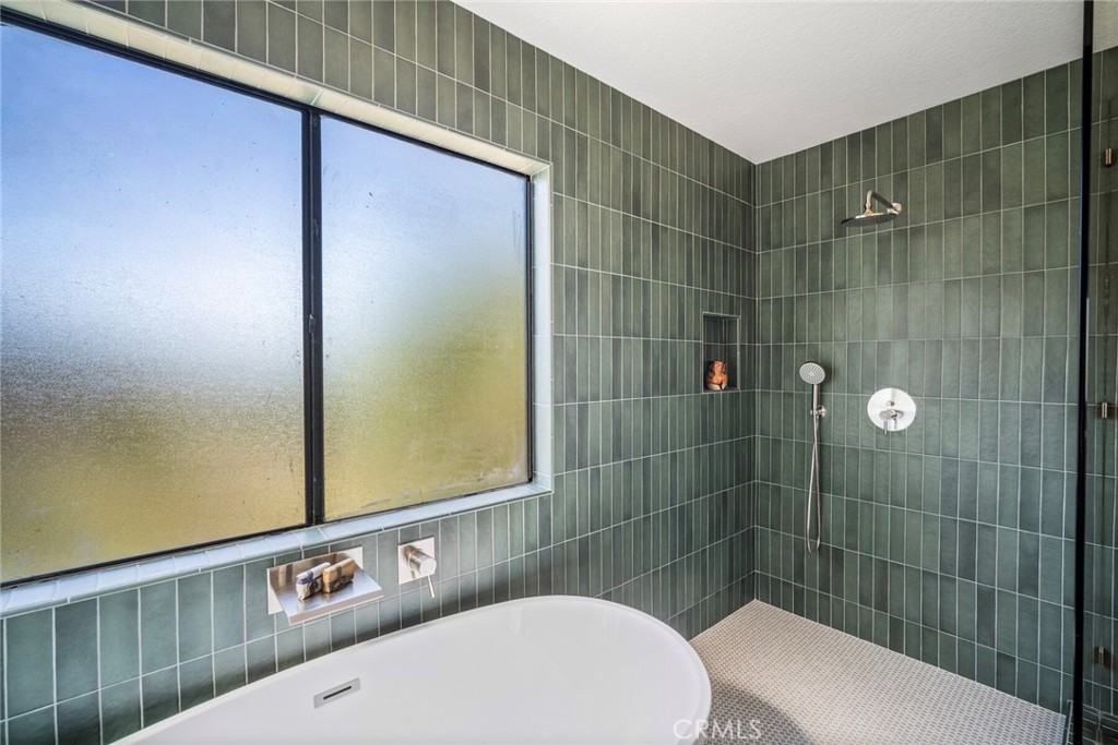 MLS #OC25218352 image #26