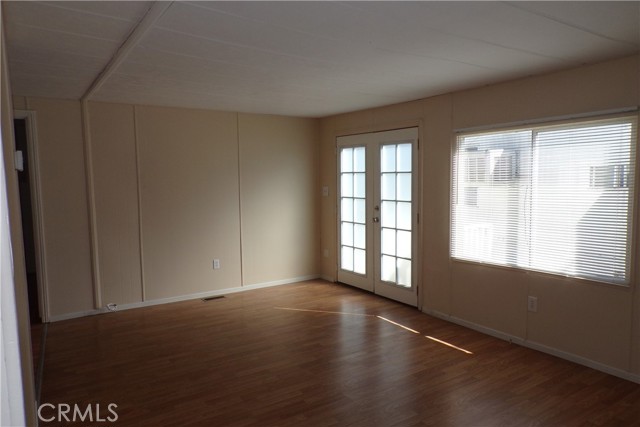 MLS #OC25218372 image #2