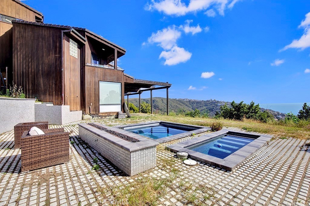 MLS #OC25218400 image #16