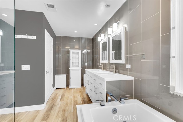 MLS #OC25218407 image #25