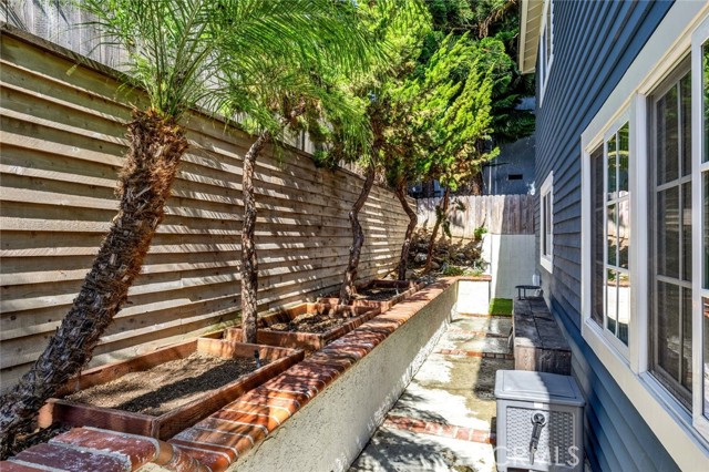 MLS #OC25218407 image #37