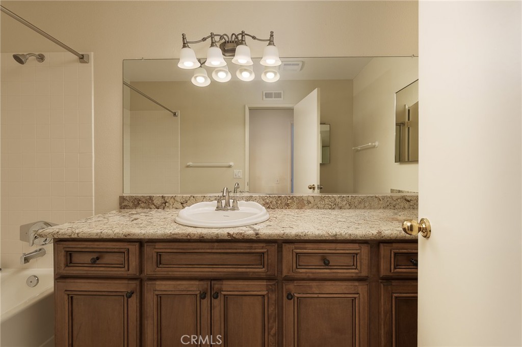 MLS #OC25218552 image #13