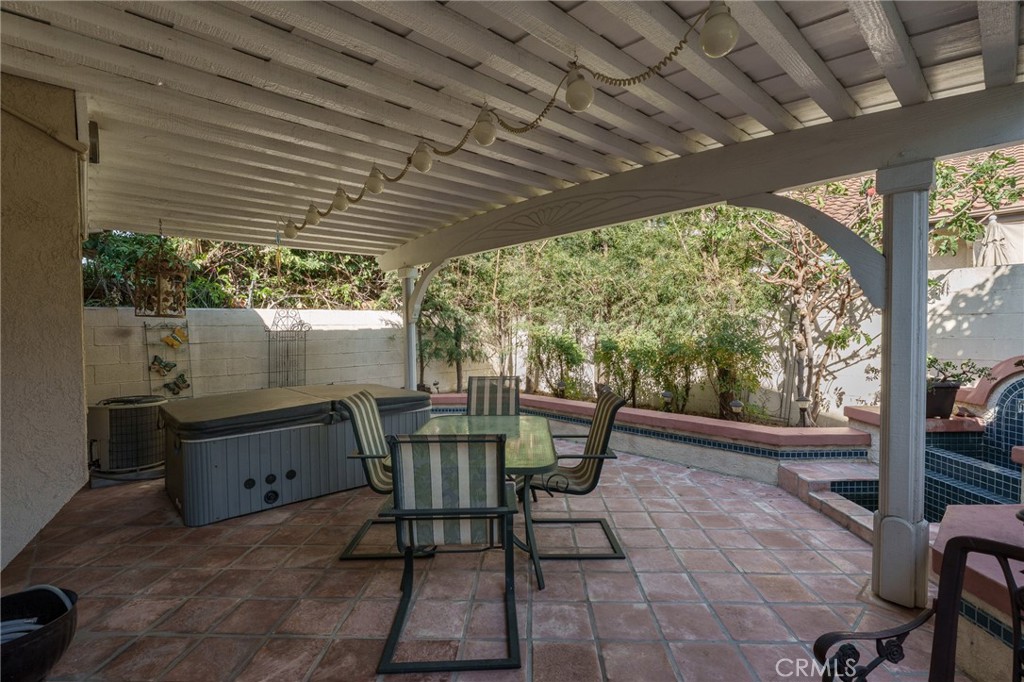 MLS #OC25218552 image #16