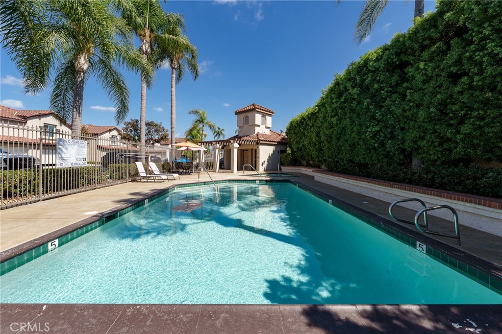 MLS #OC25218552 image #20