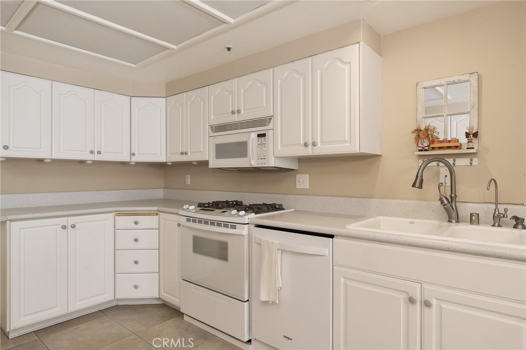 MLS #OC25218552 image #4