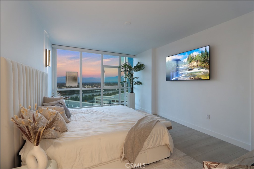 MLS #OC25218588 image #17