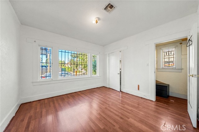 MLS #OC25218626 image #10