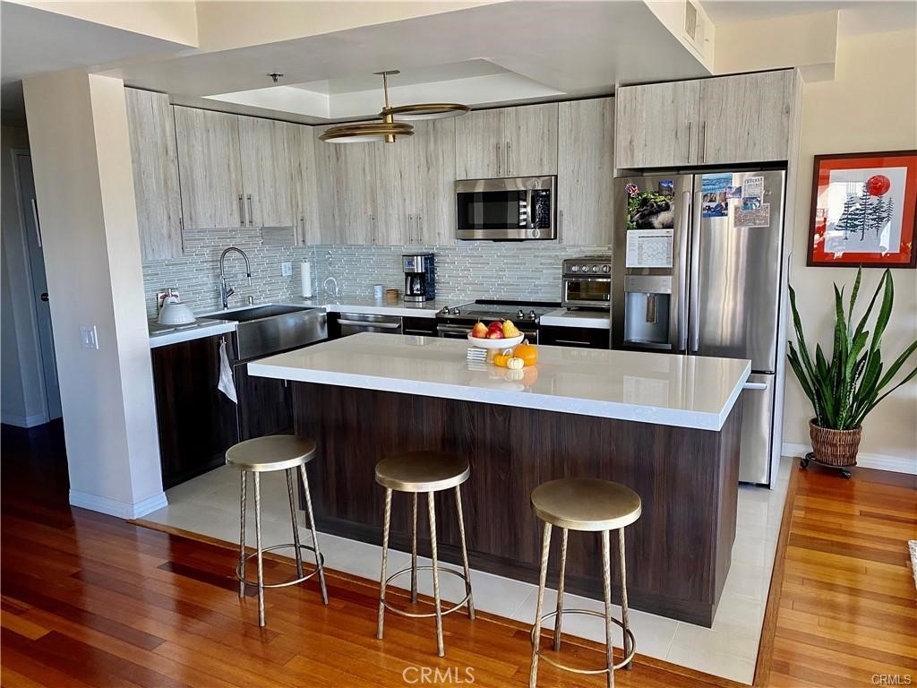 MLS #OC25218713 image #1