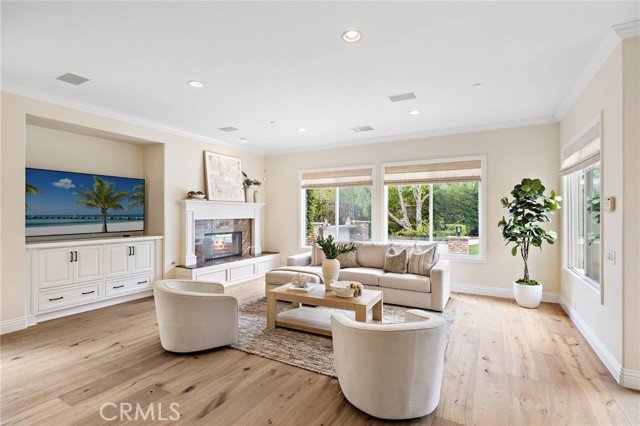 MLS #OC25218732 image #19