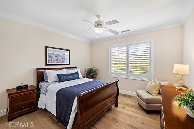 MLS #OC25218732 image #32