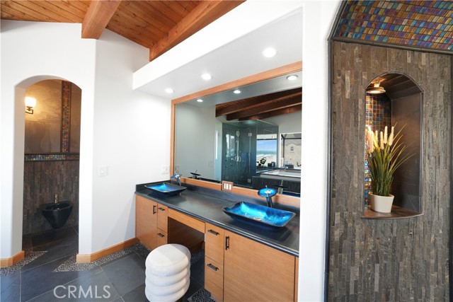 MLS #OC25218920 image #32