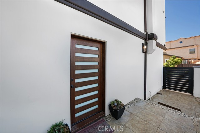 MLS #OC25218920 image #9