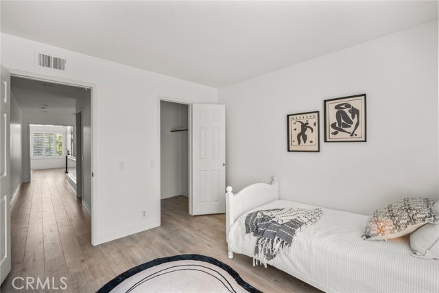 MLS #OC25218925 image #30