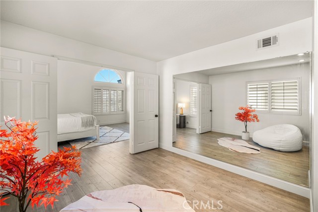 MLS #OC25218925 image #44