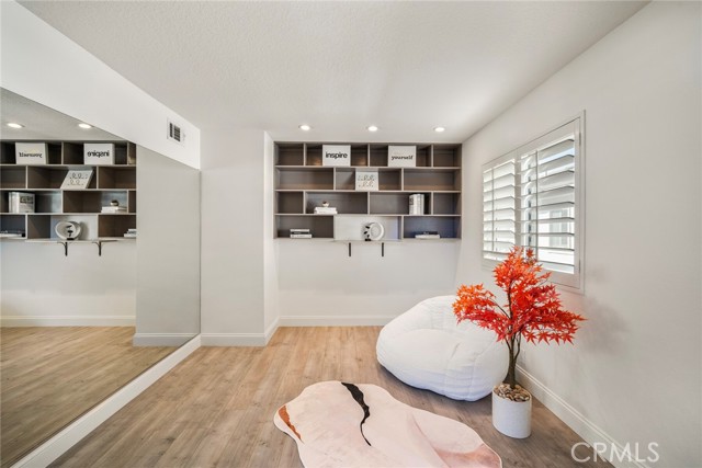 MLS #OC25218925 image #46