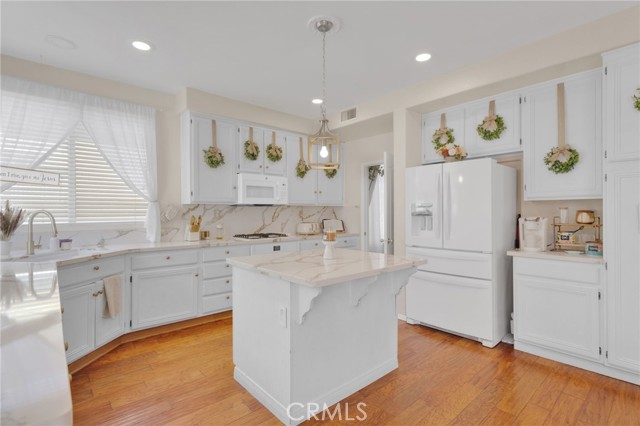 MLS #OC25218941 image #0