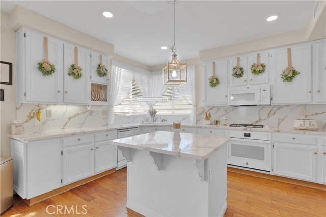 MLS #OC25218941 image #1
