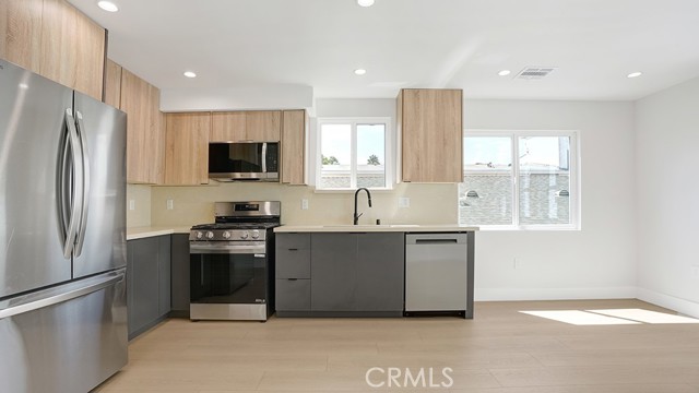 MLS #OC25215176 image #13