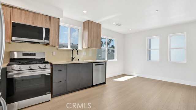 MLS #OC25215176 image #14