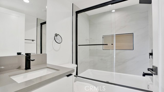 MLS #OC25215176 image #31