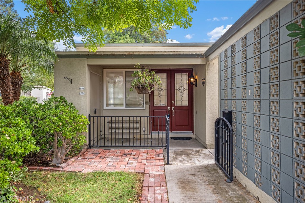 MLS #OC25219087 image #1