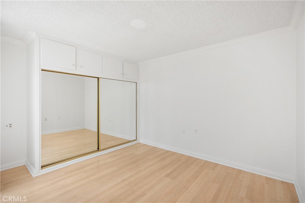 MLS #OC25219087 image #10