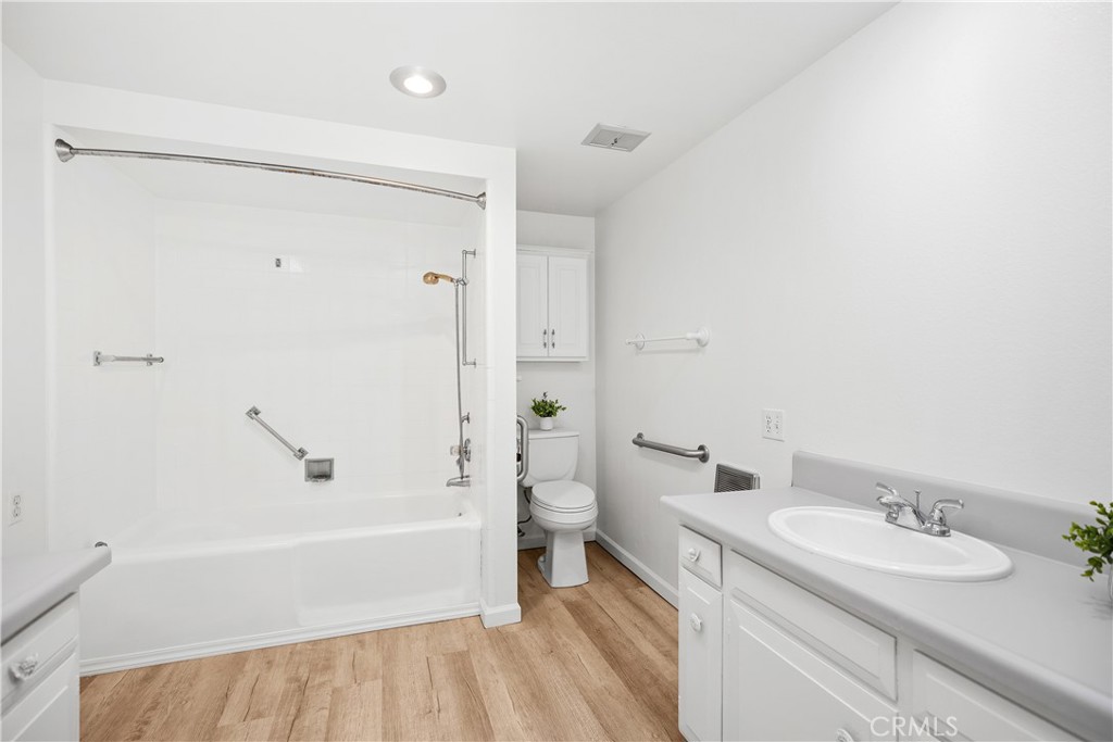 MLS #OC25219087 image #12