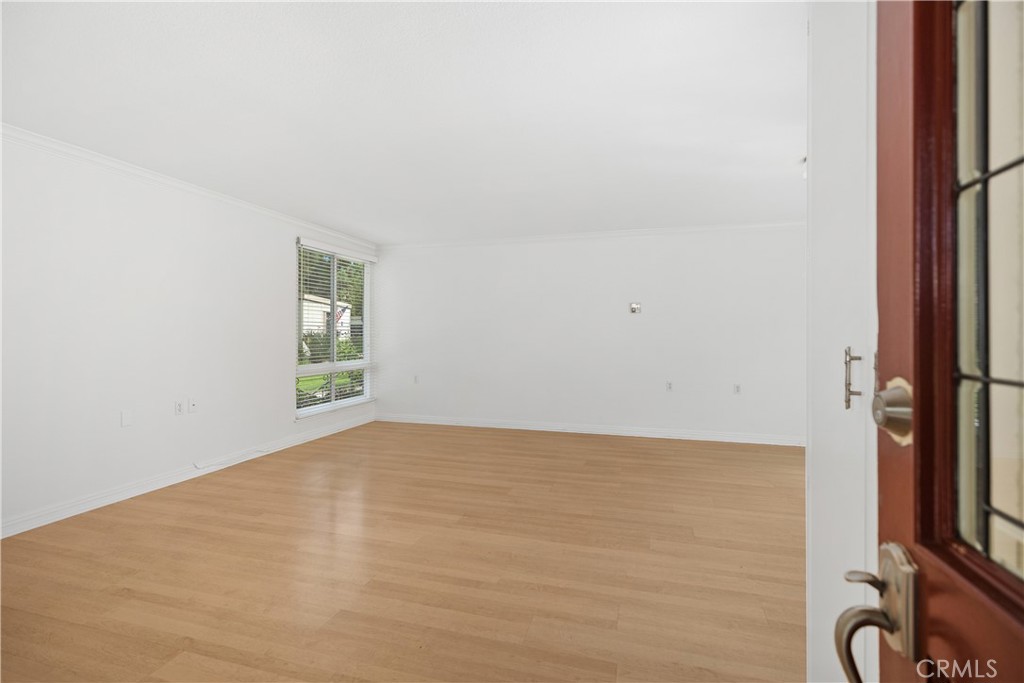 MLS #OC25219087 image #2