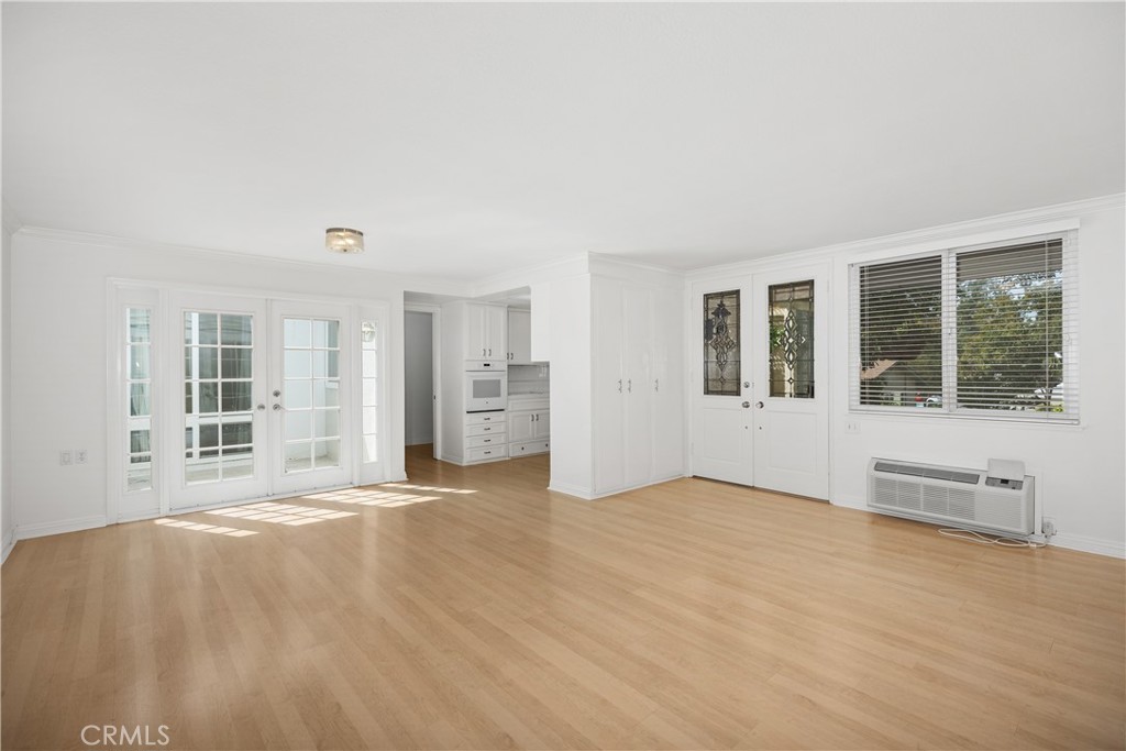 MLS #OC25219087 image #3