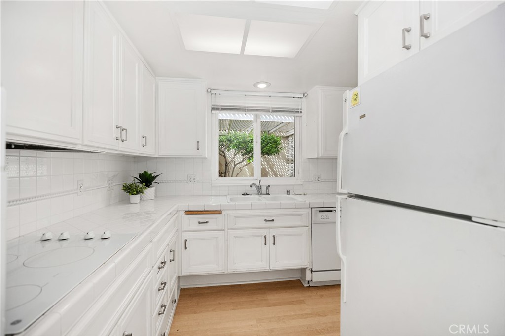 MLS #OC25219087 image #30