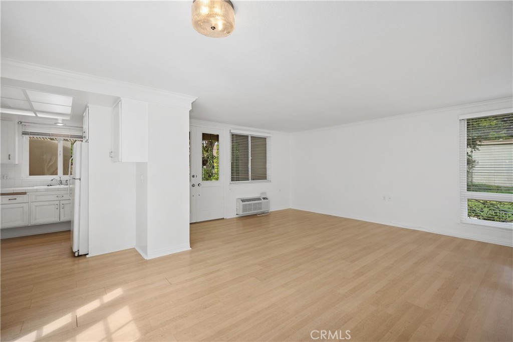 MLS #OC25219087 image #4