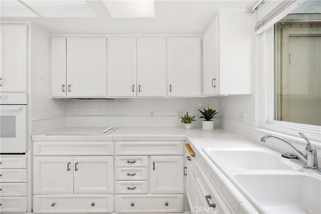 MLS #OC25219087 image #6