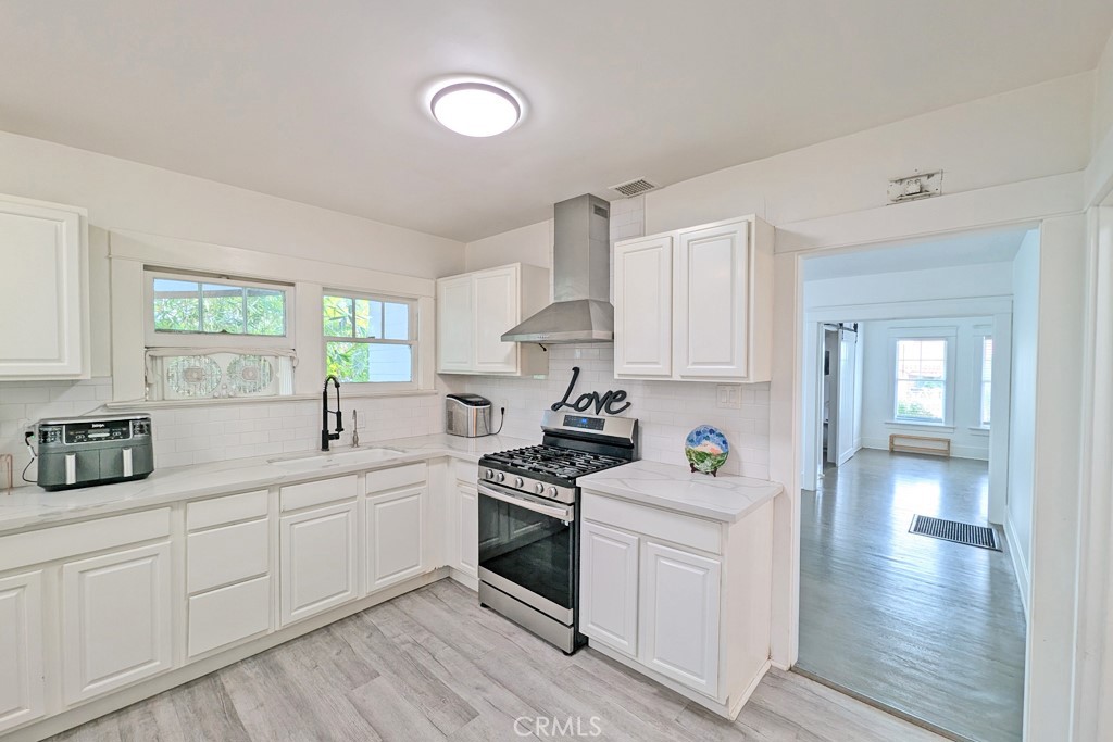 MLS #OC25219114 image #14