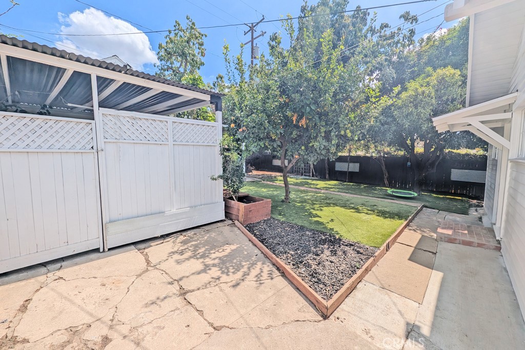 MLS #OC25219114 image #40