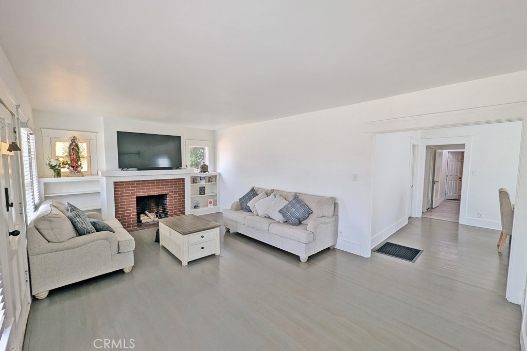 MLS #OC25219114 image #6