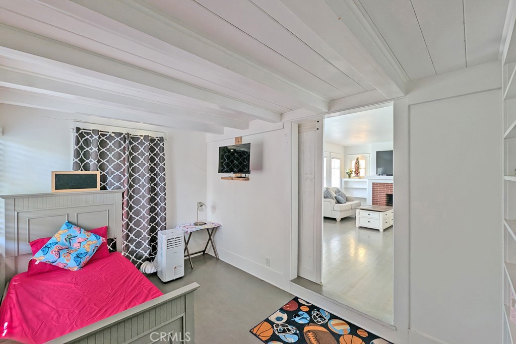 MLS #OC25219114 image #9