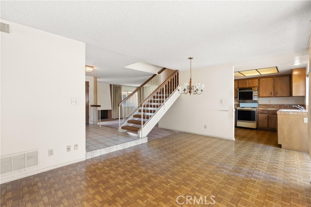 MLS #OC25219195 image #10