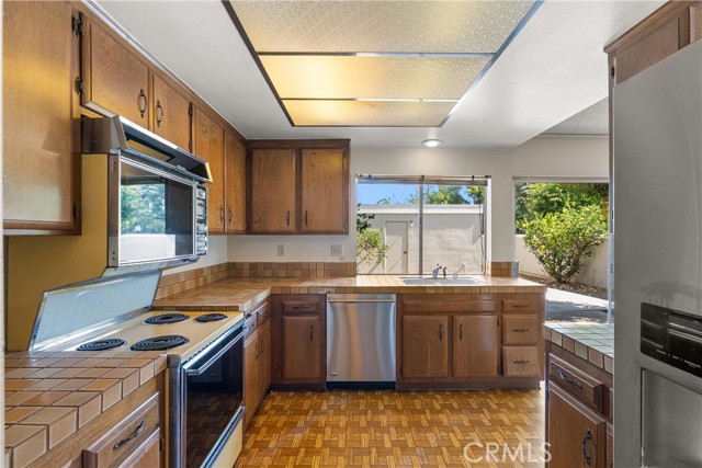 MLS #OC25219195 image #12