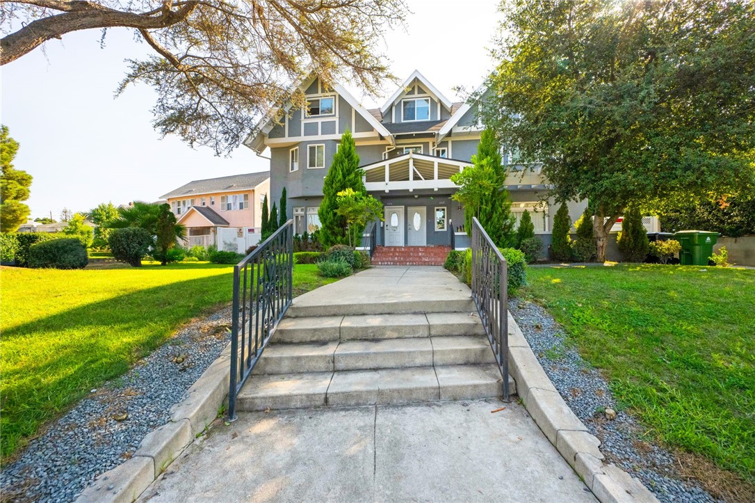 MLS #OC25219223 img 2