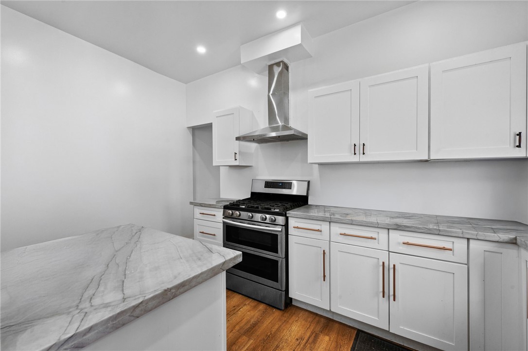 MLS #OC25219223 img 7