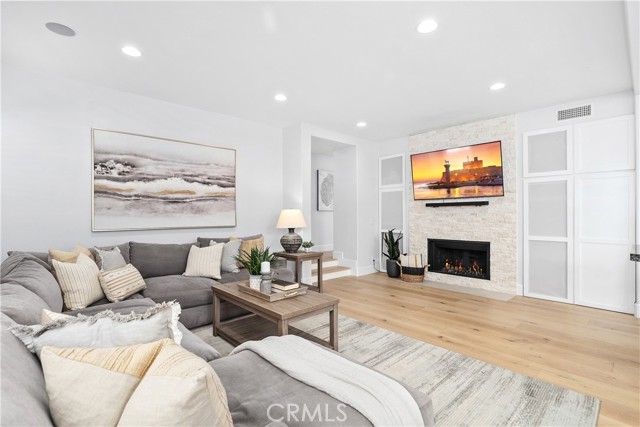 MLS #OC25219288 image #15