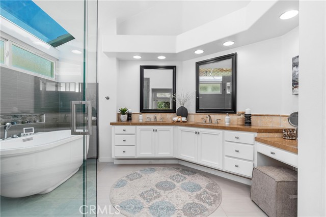 MLS #OC25219288 image #24