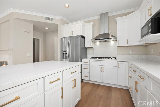 MLS #OC25219317 image #10