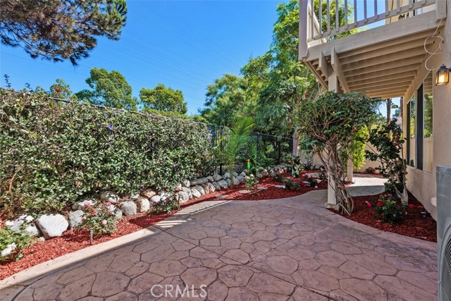 MLS #OC25219317 image #32
