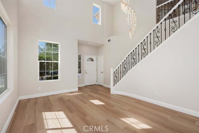 MLS #OC25219317 image #4