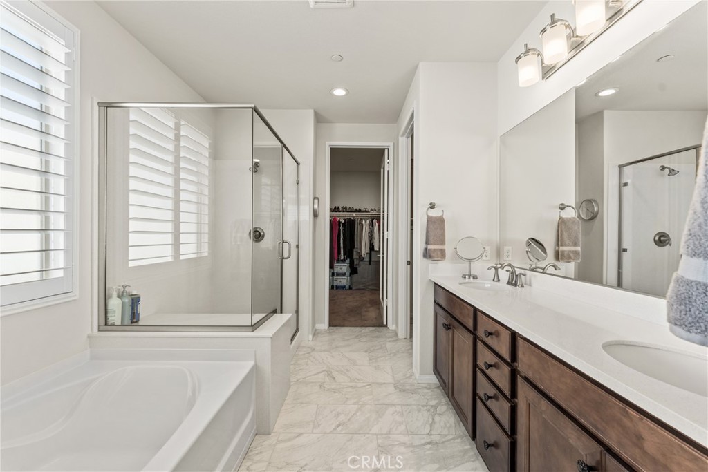 MLS #OC25219340 image #24