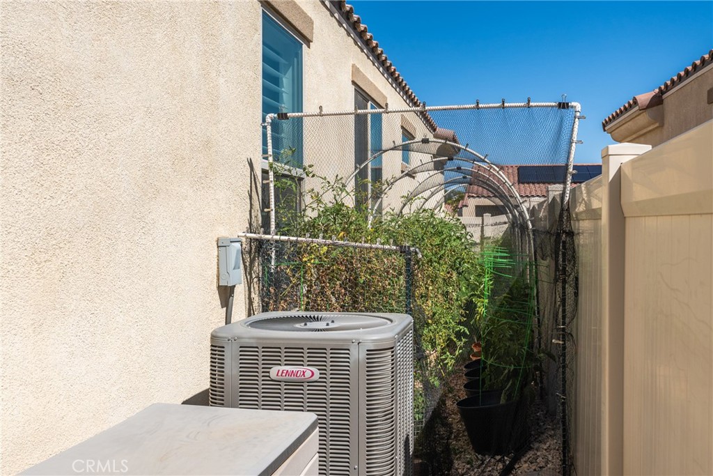 MLS #OC25219340 image #41