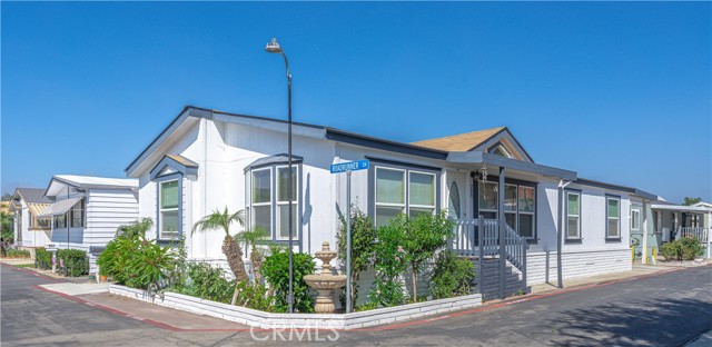 MLS #OC25219351 image #2