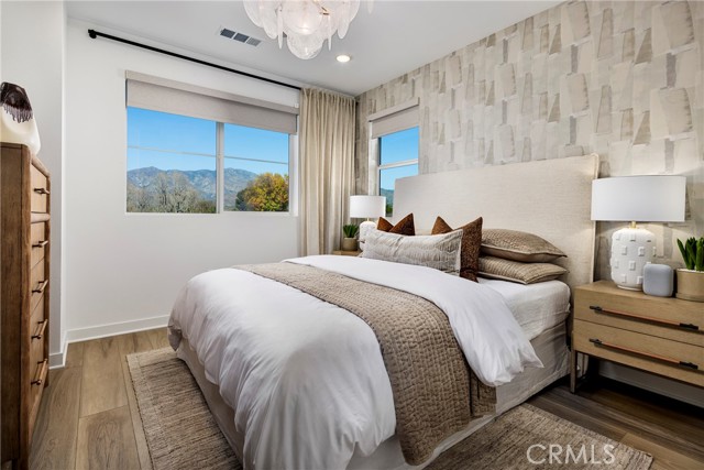 MLS #OC25219415 image #5